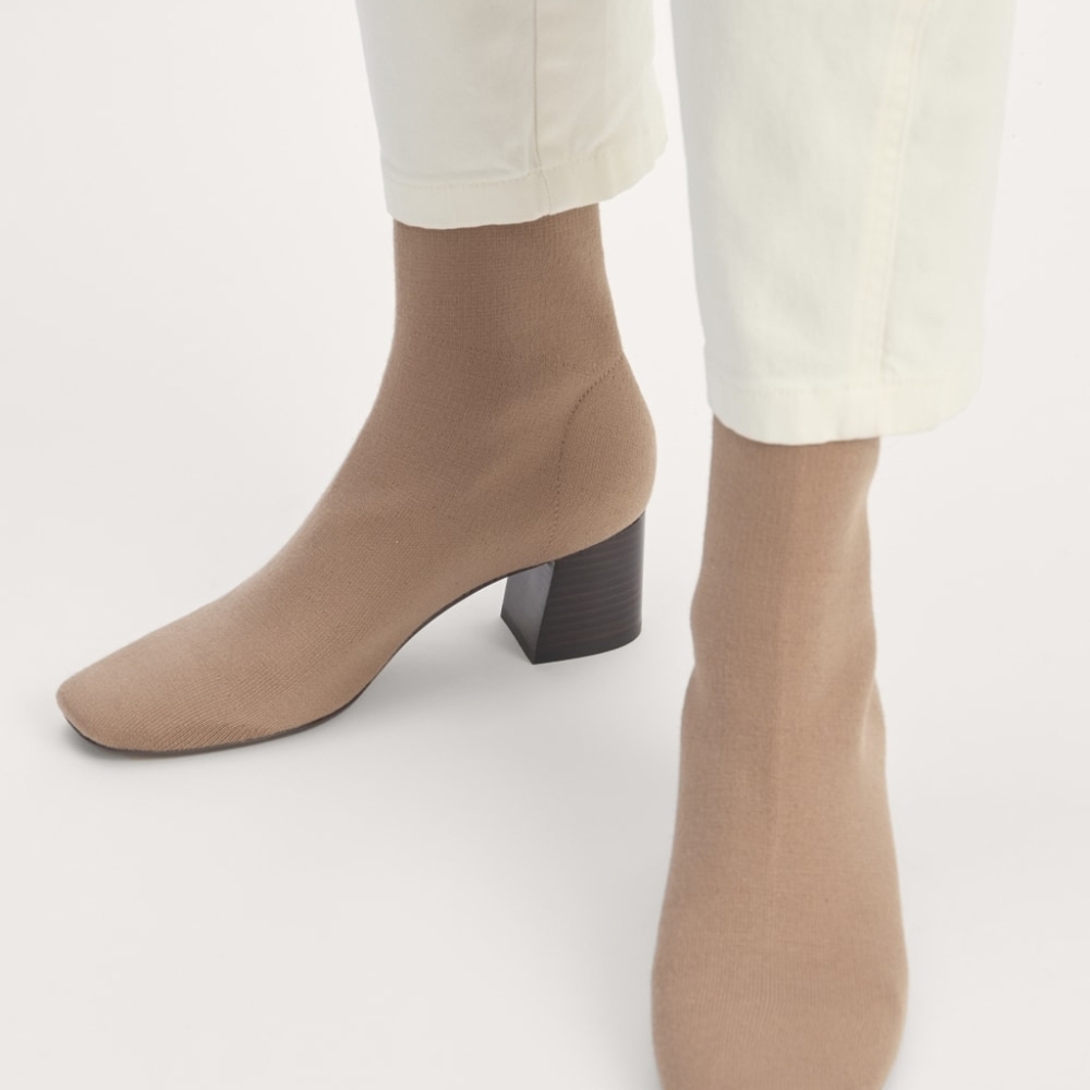 Everlane Day Boot Reknit Women's Ankle Boots in Camel Cinnamon Latte